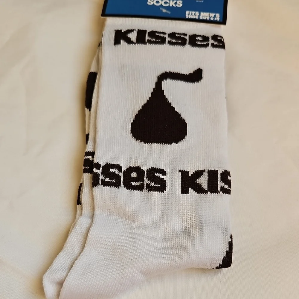 HERSHEYS KISSES Mens Graphic Crew Socks 6-12